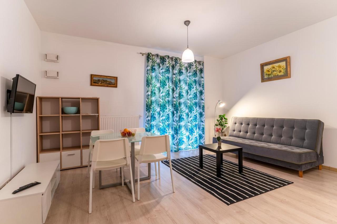 Apartment First - Zoliborz 6 Warsaw